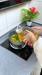 PRADO MALAYSIA 2in1 Cooking Oil Spray Bottle High Pressure Leak Proof Cooking Oil Dispenser Bottle Air Fryer Oil Sprayer 470mL Bekas Minyak Masak 玻璃油瓶