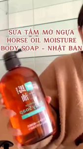 Sữa Tắm Dưỡng Ẩm Chiết Xuất Dầu Ngựa Horse Oil Moisture Body Soap 600ml Nhật Bản