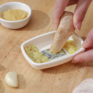 Kitchen Multi-Function Manual Ginger Powder Grinder Garlic Paste Crusher Tool Metal Material Garlic Pressing Device