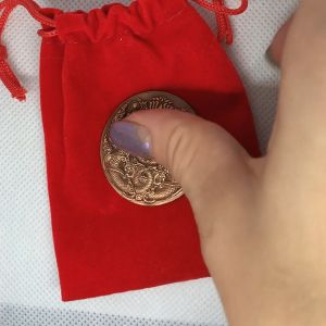 เครื่องรางเหรียญมังกร Dragon Coin Amulet ให้พลังสองเท่าและช่วยดึงดูดความสำเร็จ