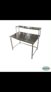 CMS โต๊ะ โต๊ะสแตนเลส ความหนา1มม. ขนาด70*110 ซม. สูง75ซม.มีชั้นลอยวางของ คานล่างอยู่ด้านข้าง