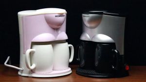 Máy pha cà phê nhỏ giọt mini Homezest thiết kế nhỏ gọn di động phù hợp với gia đình hoặc cá nhân