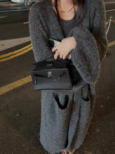 Áo Len Cardigan Dài Tay Rộng Rãi Cổ Chữ V Chất Liệu Lông Cừu Dáng Rộng Dài Đến Đầu Gối Phong Cách Hàn Quốc Mùa Thu