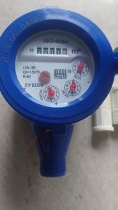 Đồng hồ đo lưu lượng nước nhà trọresot nhà dân...bán tại Cần Giuột Long An