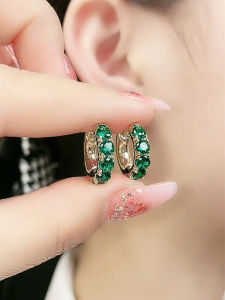 Elegant Green Emerald Design Hoop Earrings Womens Fashion Jewelry Luxury Zirconia Ear Cuff 2023 New Style Light Luxury