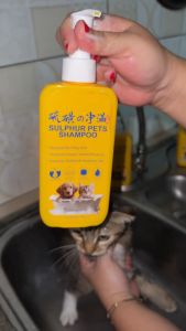 Pet Dog Cat Natural Shampoo 300ML Antibacterial Shower Gel for Cat and Dog Beauty Hair Pet Grooming Sabun Syampu Kucing Pet Skin Problem Multifunctions Shampoo Nano Sulphur Skin sensitive Ubat Kurap Shampu