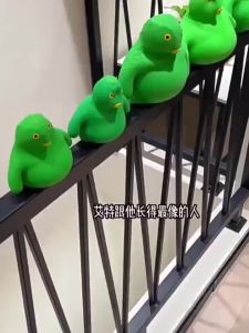 สิ่งประดิษฐ์คลายเครียด บีบดนตรี ของเล่นกอริลล่า ดินน้ำมันของนายหวาง ปลาหัวเขียว ประติมากรรมทราย ระบายความเครียด ของเล่นคนดังในอินเทอร์เน็ต