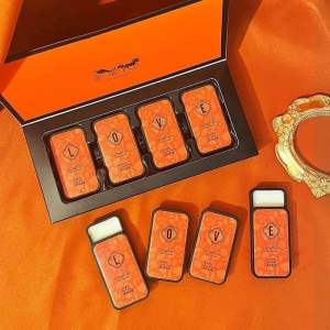 爱玛诗橙固体香膏 (1套4个) Emma Orange Solid Balm #一套四盒#爱玛诗橙固体香膏♥有4种味道,男士女士都能用✨.宝子们这款香膏必入哦🌈.