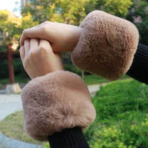 ปลอกแขนขนฟูๆสําหรับฤดูใบไม้ร่วงและฤดูหนาวปลอกแขนสําหรับทํางานปลอกแขนข้อมือขนสัตว์แบบสั้นกันหนาวสําหรับผู้หญิงปลอกแขนขนฟูๆขนกระต่ายเทียม