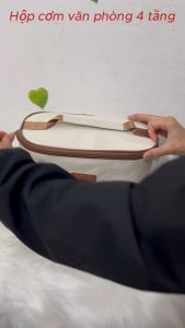 Hộp cơm giữ nhiệt tiện lợi KÈM TÚI ĐỰNG VÀ ĐŨA THÌA thiết kế inox304 cách nhiệt cho được vào Lò vi Sóng.