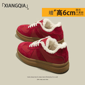 รองเท้าเดอร์ที่สวมใส่สบายสำหรับผู้หญิง สีแดง หนา ฤดูหนาว รองเท้ากีฬา รองเท้าส้นสูงแบบใหม่ 2024 รองเท้าส้นแบนแบบสวมสำหรับผู้หญิง