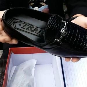 Giày lười da nam mã K129kiểu giày nam công sở chất liệu da bò màu đenđen trắng và nâu mận.