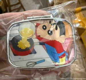 CRAYON SHINCHAN | Hộp Thiếc Kim Loại Mini Crayon Shin-chan Hộp Đựng Kẹo Thuốc Đồ Dùng Du Lịch Chống Ẩm Dành Cho Fan Hâm Mộ Anime.