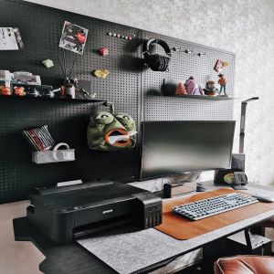 Metal Wall Mounted Shelf Bookcase Desk Organizer Display Rack No Drilling Required Cavity Board Partition for Gaming Room Study