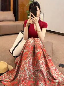 YUEZHONGWEI | Red V-neck Short Sleeve T-shirt Womens Summer Slim Fit Waist-cinching Unique Design Beautiful Commute Style Korean Version