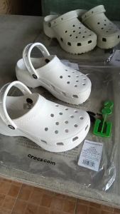 CROCS Classic Platform & Crush Clog เปลี่ยนแปลง สามารถส่งไปจากไทย สีสันสกัด 2 นิ้ว นุ่มๆ สำหรับสาวๆ รองเท้าผู้หญิง และนอก ราคาเสริมและสั่งอาหาร มากที่สุด