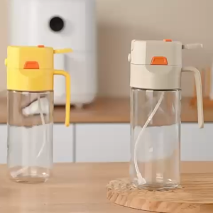 2-in-1 Multi-Function Kitchen Helper Oil Dispenser 0.6 L with Sprayer