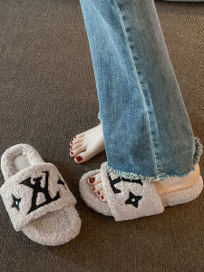 Womens 2025 New Thick Bottom Fur Slippers Outdoor Wear Fashionable Cotton Slippers Comfortable High-End Sensation Slip-On Shoes