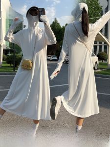 MiiOW | เสื้อคลุมกันแดดยาวคลุมเข่าสำหรับผู้หญิง MiiOW Cat Person เทคโนโลยี Cool Instant UPF50+ ป้องกันรังสียูวีสำหรับการเดินทางไปทำงาน