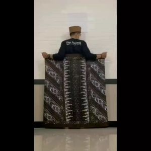 SARUNG BATIK KATUN GUS IQDAM TEBAL PREMIUM COCOK UNTUK KADO/THR/HADIAH SARUNG DEWASA KAIN ADEM TERLARIS 2025