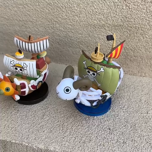 Pajangan Dashboard Mobil Motif Ornaments Miniatur Kapal Onepiece - Thousand Sunny & Going Merry / RGK