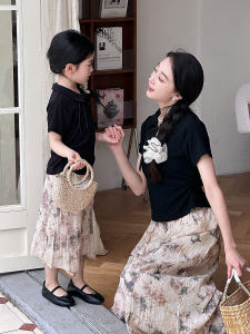 Chinese Style Parent-Child Matching Summer Outfit with Vintage Buttons Floral Print Short Sleeve Top And Draped Skirt Set