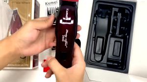 KEMEI Alat Cukur Rambut Elektrik Mesin Cukuran Tanpa Kabel Hair Clipper KM-PG2600 / KM PG2600