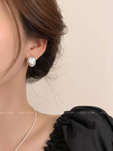 Barracks Pearl Stud Earrings Women Elegant Irregular Fashion Jewelry Unique Small Batch High End Sensation Ear Decorations