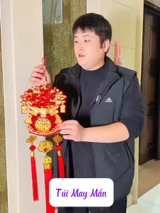 Dây treo chữ Phúc túi tiền đỏ vàng kiểu truyền thống trang trí nhà cửa Tết 2026 nổi bật mang tài lộc và may mắn cho gia đình