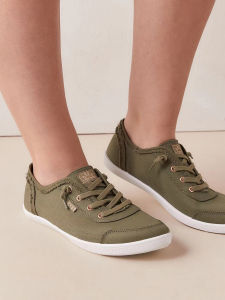 Spring Large Size Canvas Shoes for Women Breathable Casual Sporty White Shoes with Lace-Up Closure and Round Head Toe