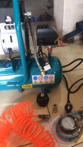 Súng bơm hơi khí nén đầu vòi bơm ô tô xe máy có đồng hồ áp suất lốp - Đài Loan