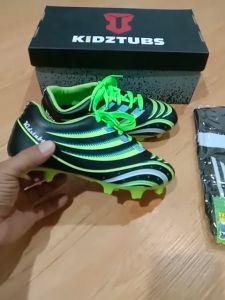 KIDZTUBS Sepatu Bola Anak Paket Komplit Sepatu Bola Tas Skin Deker Kaos Kaki Usia 6-10 Tahun Size 28 29 30 31 32 33 34 35 36 37 KDZ2036123024