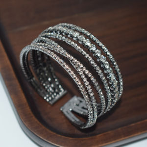 Zhang Yuan Ying Wide Bracelet Womens Luxury Elegant Diamond Decorated Beautiful Arm Ring Alloy Embedded Artificial Gem Fashion Jewelry