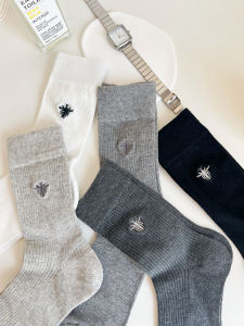 สีเทา ถุงเท้าถึงกลางน่อง ถุงเท้าสําหรับผู้หญิง ฤดูร้อน ปักบางลายผึ้งอินเกาหลี เรียบง่าย หลากหลาย ผ้าฝ้าย ถุงเท้ายาวถึงเข่าลายทาง