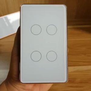 Công tắc thông minh wifi  viền nhôm vàng cao cấp mặt kính 2.5D điều khiển từ xa qua app tuya/smartlife