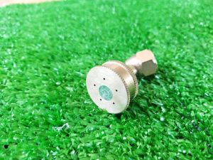 béc xịt phun thuốc trừ sâu đồng 5 lỗ .