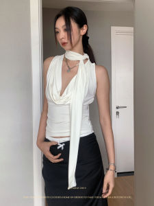 เสื้อกั๊กสายเดี่ยวคอวีแขนกุดสไตล์สตรีทสำหรับผู้หญิง เสื้อคลุมกันหนาวแบบสั้น ดีไซน์เก๋ไก๋ ดีไซน์ฤดูร้อน 2024