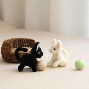 1:12 Miniature Realistic Handmade Rattan Dark-Colored Cat Bed with Twisted Sticks for Kittens Suitable for Bjd Ob11 Dollhouse Home Decor