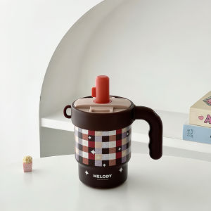 High Aesthetic Appeal Stainless Steel Insulated Cup With Handle and Straw Cute Bear Design