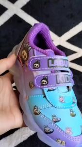 Sepatu Anak LABUBU Lampu LED Usia 2 3 4 5 6 Tahun / Sepatu Sneakers Perekat Anak Perempuan Sporty / Sepatu MENYALA Anak Cewek Fashion Motif Kartun Cute / Sepatu Anak Casual Wanita Trendy Sol Menyala / Sepatu Running Anak LED Karakter Labubu Lucu