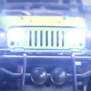 Mainan Mobil Remote Control Jeep Rock Metal Climbing Car 1:18