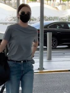 สีเทาเข้ม สลิมฟิต เสื้อยืดแขนสั้น ผู้หญิง ลำลอง ทันสมัย ฤดูร้อน 2024 สไตล์ใหม่ หลากหลาย หลวม Fit เสื้อท่อนบน สําหรับทุกโอกาส