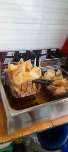 Bếp Chiên Nhúng Đôi 6 Lít Sunny 2 Khay 2 Đầu Máy: Bếp chiên nhúng ngập dầu. Bếp chiên gà rán khoai tây chả giò viên chiên vv.. Công suất 2500W chất liệu Inox 304.