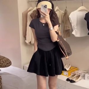 Bộ Váy Quần Ống Rộng Cạp Cao Mùa Hè Mới Cho Nữ Tay Ngắn Cổ Tròn Xếp Ly Thiết Kế Quần Áo Rộng Rãi Thoải Mái