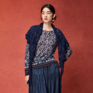 Handmade Plant Dye Hooked Flower Hollow Elegance Shawl