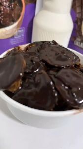 LILA SNACK - Keripik Pisang Lumer Premium Varian Coklat Kemasan Toples 250 gram