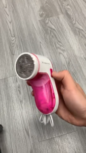 Máy cắt lông xù quần áo mini – Biến đồ cũ thành đồ như mới chỉ sau vài phút