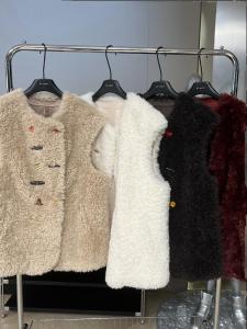 เสื้อกั๊กขนแกะ 2024 ใหม่ แจ็คเก็ตขนสัตว์สำหรับผู้หญิง แขนยาว ปิดด้วยซิป ทรงหลวม คอตั้ง แขนยาว ฤดูใบไม้ร่วง 2024