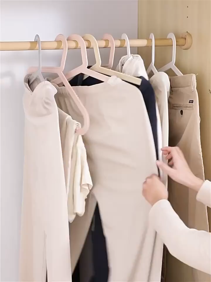 ไม้แขวนกางเกง ประหยัดพื้นที่ใช้งาน หมุนปรับได้ 360 องศา องศาแขวนกางเกงและผ้าขนหนู สแตนเลส แข็งแรงกว่าพลาสต  ไม้แขวนเสื้อ