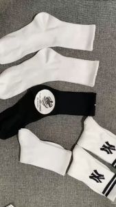 Tất Trắng Đen Cổ Cao Vớ Trơn Cổ Cao Nam Nữ <Gần Bắp Cá Chân Dành Cho Nam NữChất Liệu Coton Thấm Hút Mồ Hôi>